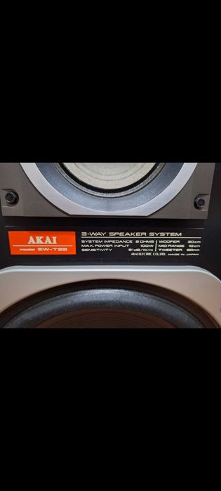 Boxe Akai SW -T99