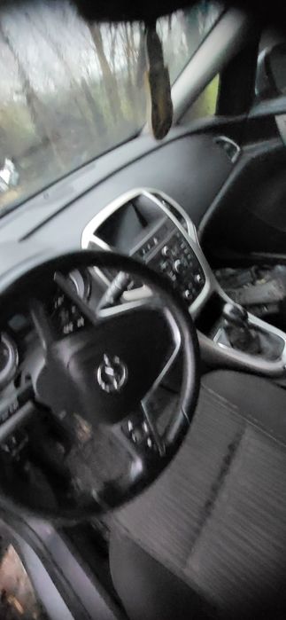 OPEL astra J 2012