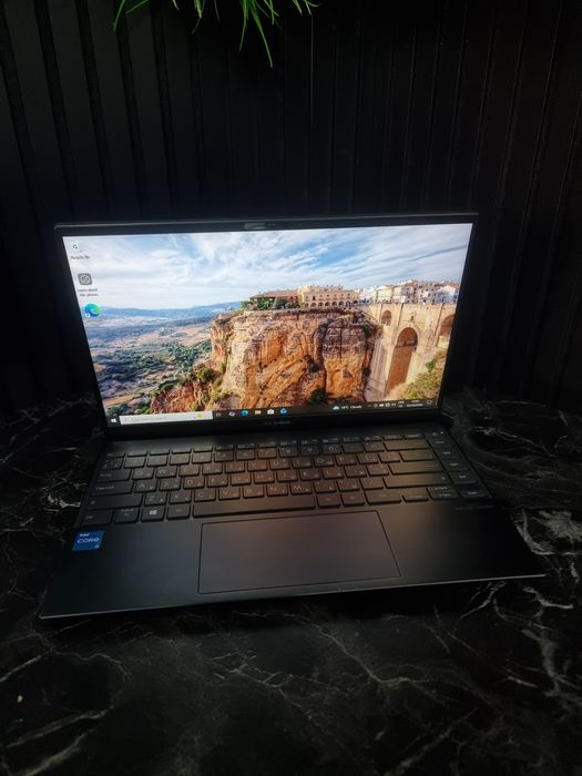 Noble Amanet - Asus Zenbook, I3 1115G4, 256GB, 8GB