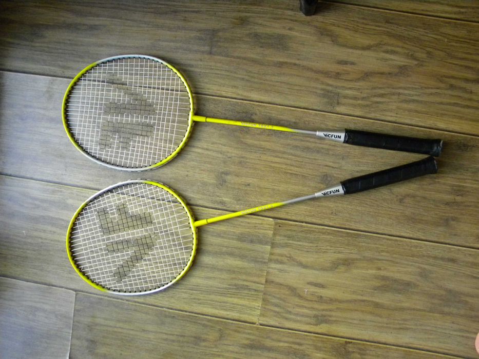 3бр Чисто Нов Качествен Федербал Бадминтон и Чисто Нови Перца