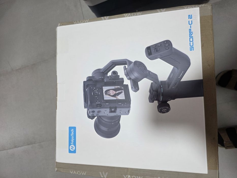 Stabilizator FeiyuTech SCORP C2 pentru Camera cu Urmarire AI Integrata a Fetei/ Obiectelor- transport gratuit