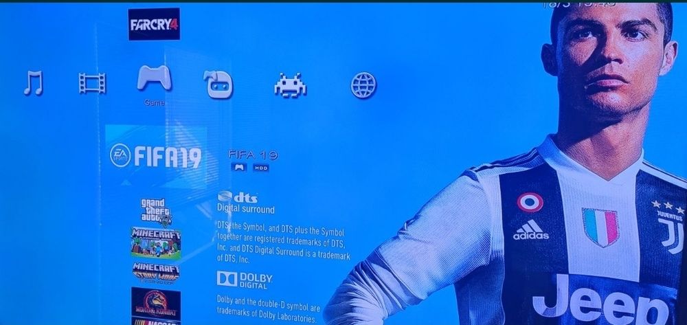 PS3-Slim-Superslim 320 gb+Джойстик+30 игри