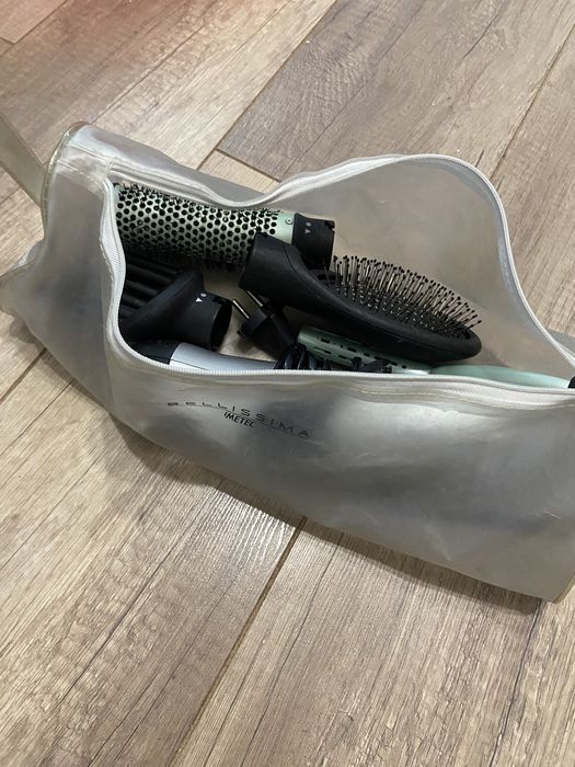 Фен с насадками и чехлом