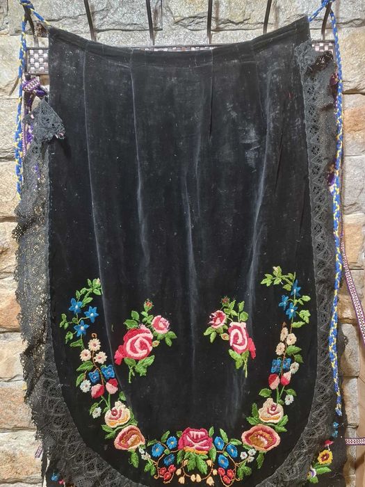 Автентични носии, дрехи български