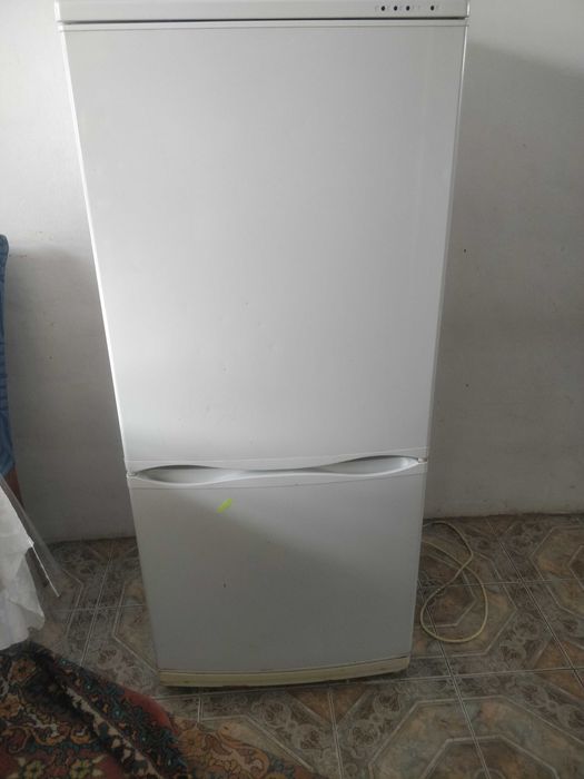 Холодильник б/у.  Атлант