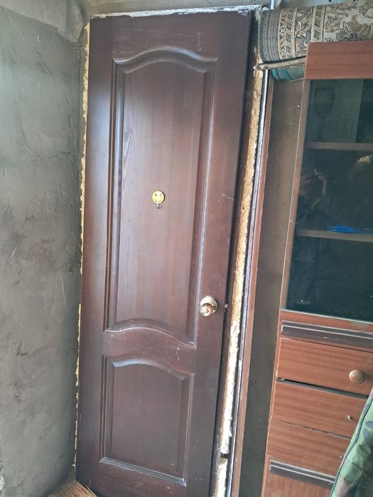 Продам дверь в хорошем состоянии
