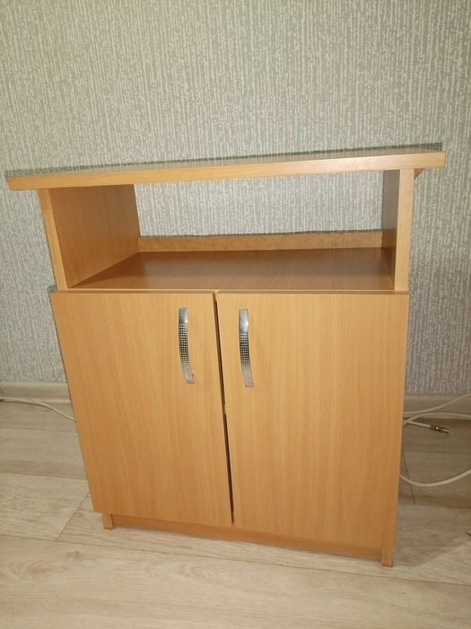 Шкаф, полка и тумбочка