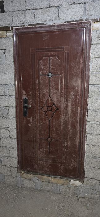 Темир эшик, железная дверь