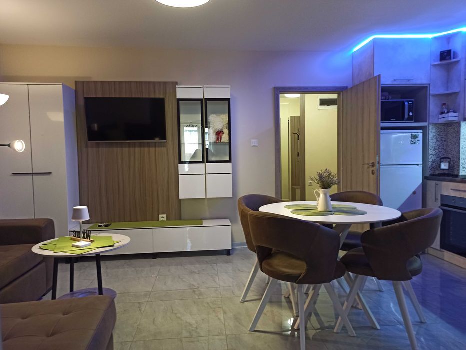 Апартамент за нощувки Азалия