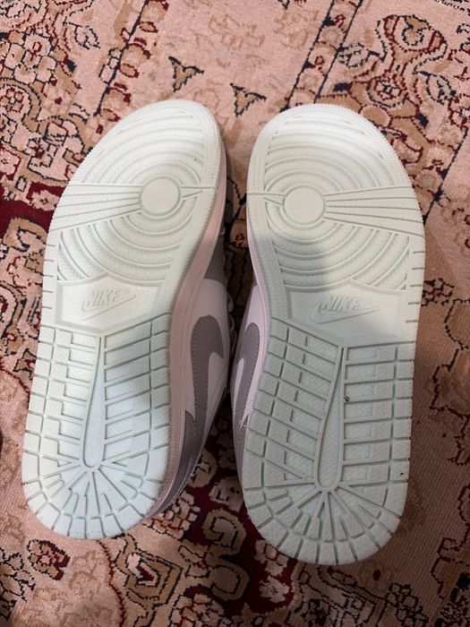 Кроссовки NIKE JORDAN 1