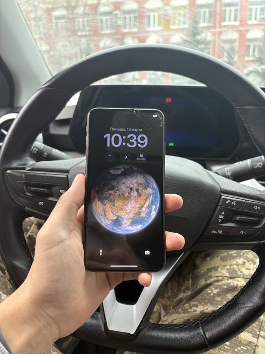 Продам Iphone XS MAX