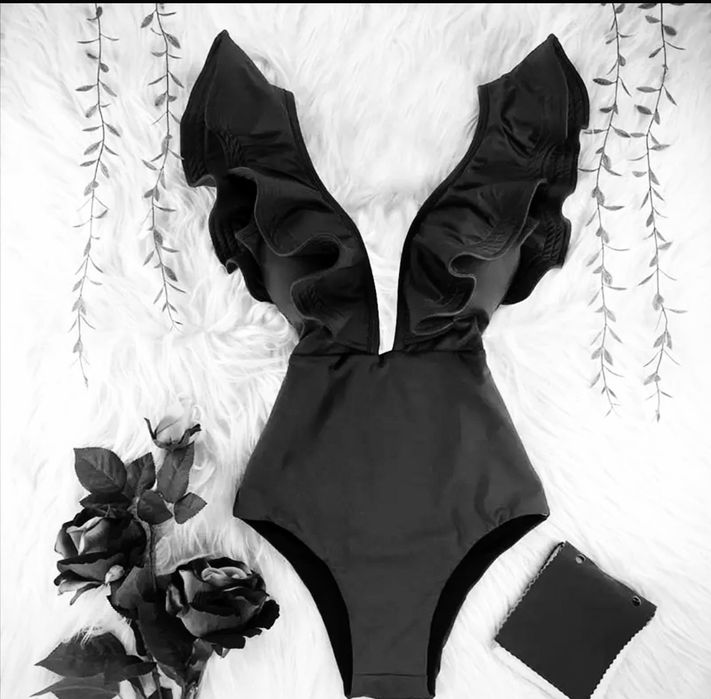 Продам срочно купальники