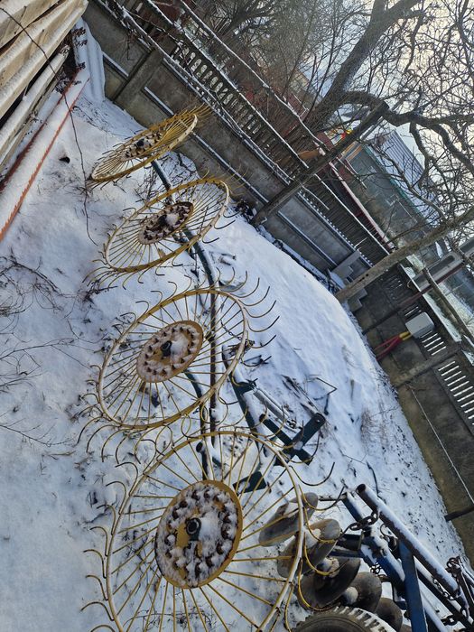 Vand grebla tip soare