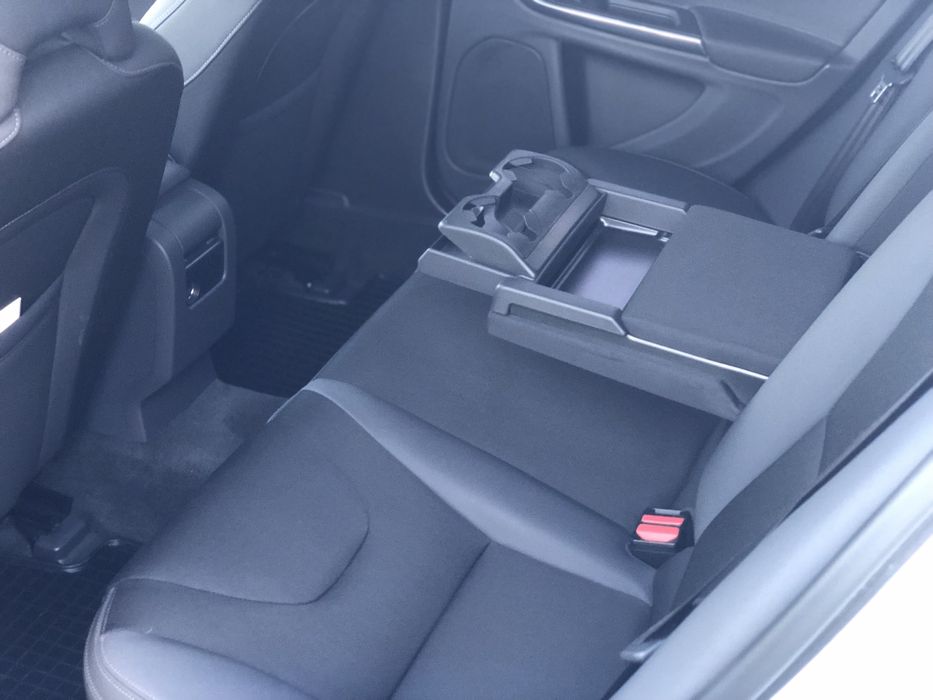Volvo V60 D3 2.0 Automat 5 Pistoane