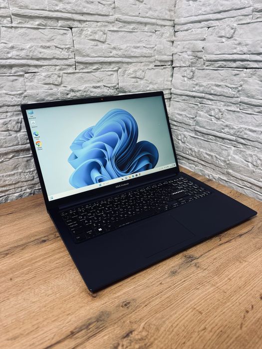 Asus VivoBook core i3-1315U
