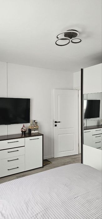 Proprietar vând casă în Hemeiuș, langa Parcul dendrologic, 127900 Euro