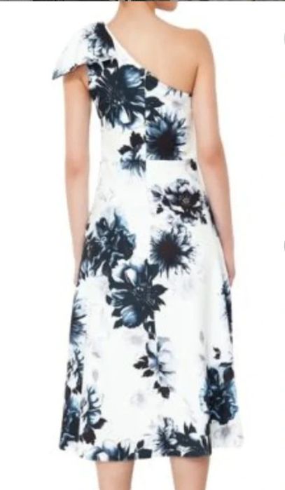 Rochie premium pe umăr