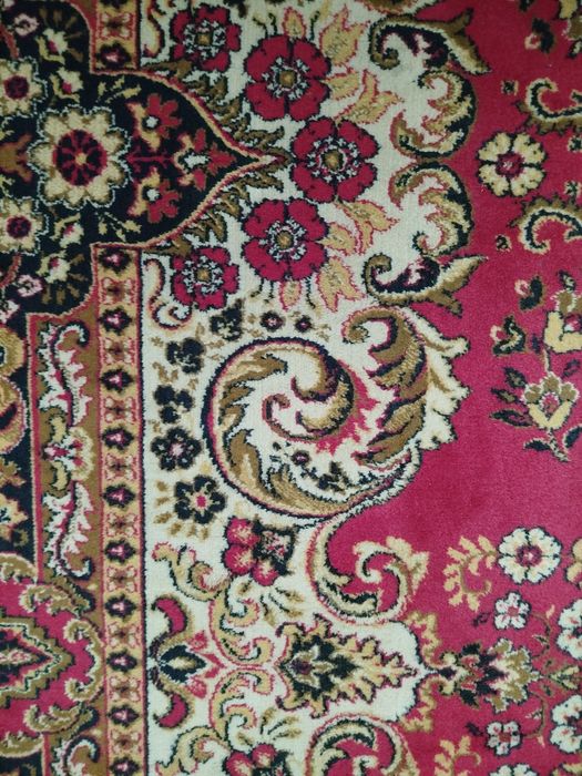 Продается ковер в отличном состоянии