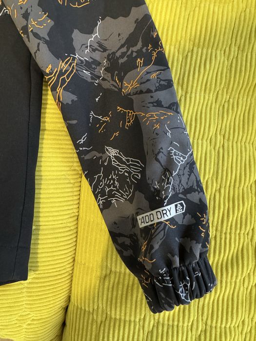 Продам 2 ветровки outventure