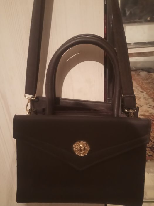 Обе сумки отдам за 8000т