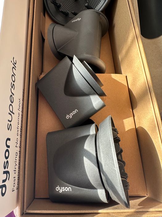 Сешоар Dyson supersonic hd08