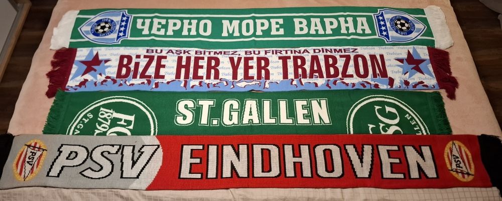 Футболни шалове ,тениски и знаме