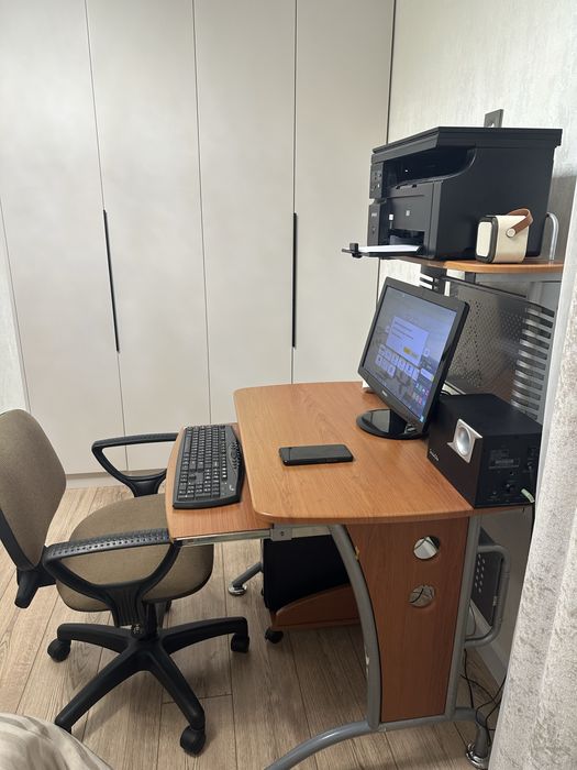 Готовое рабочее место-компютер+стол+стул.