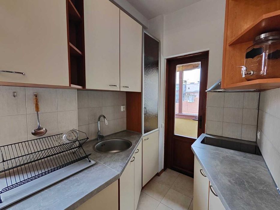 Дава се под наем Тристаен апартамент в София, Лозенец - 110 кв.м за 1077.12 € - Снимка #1
