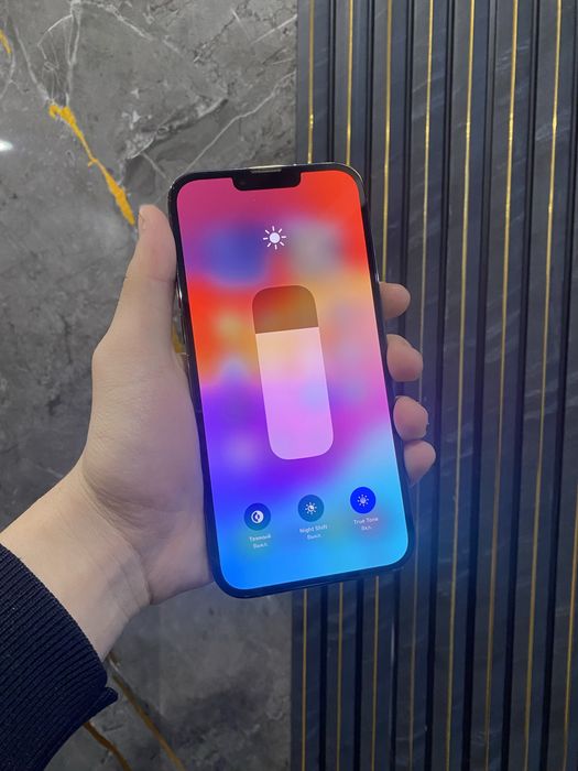 продам срочно 13 pro max 256gb!в идеале