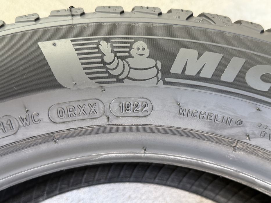 205/55/16 Michelin 4Броя: 240€ 6.5мм Всесезонни гуми