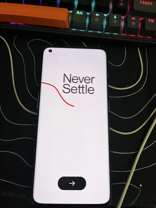 Продам OnePlus 11