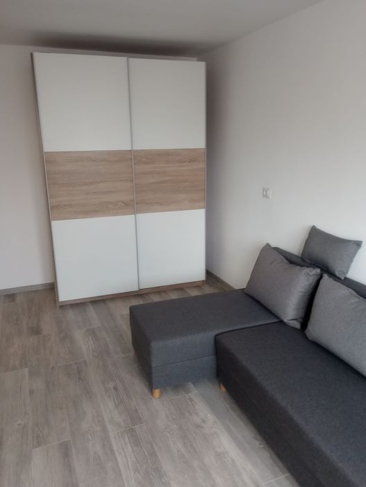 Închiriez garsoniera