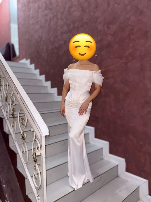 Дизайнерское вечернее платье