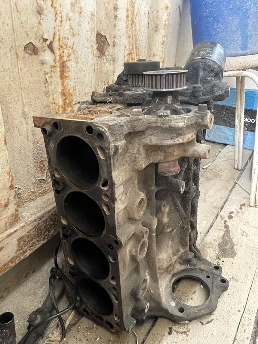 Опел блок 2,0обем