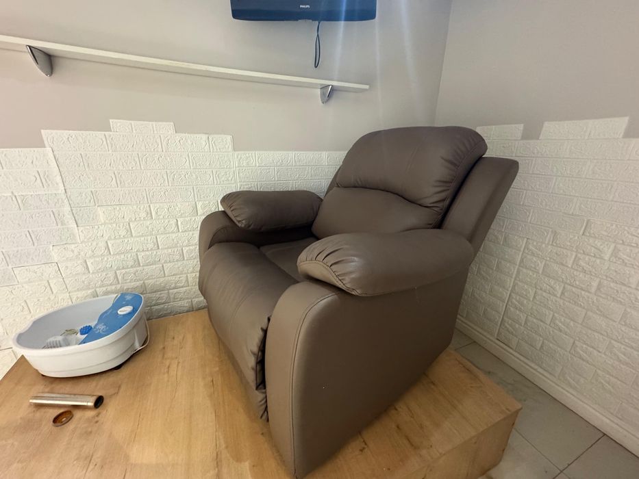 Продается мебель для салона красоты