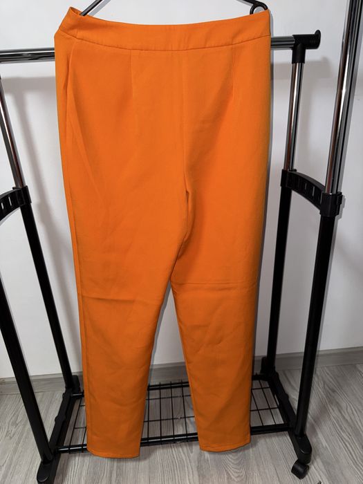 Pantaloni pentru femei