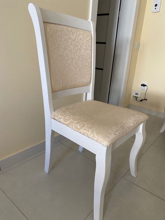Vând set de 4 scaune