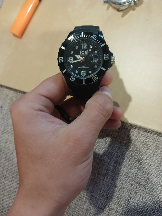 Маркови чесовници работещи