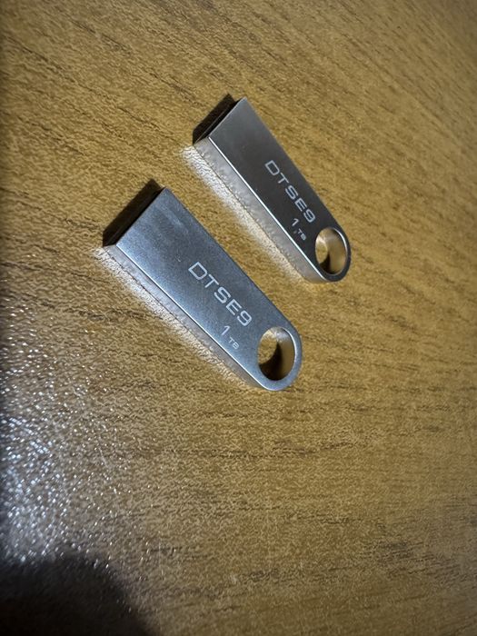 Продам USB флешка KINGSTON 1 TB