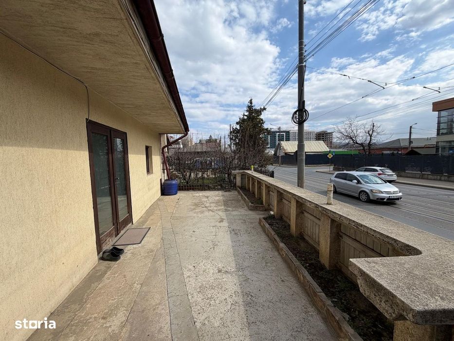 Casa de 2 camere, 100mp + terasa si anexe, 390mp teren, zona Tatarasi