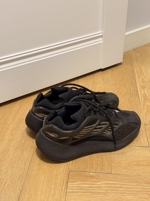 кроссовки adidas yeezy 700 V3