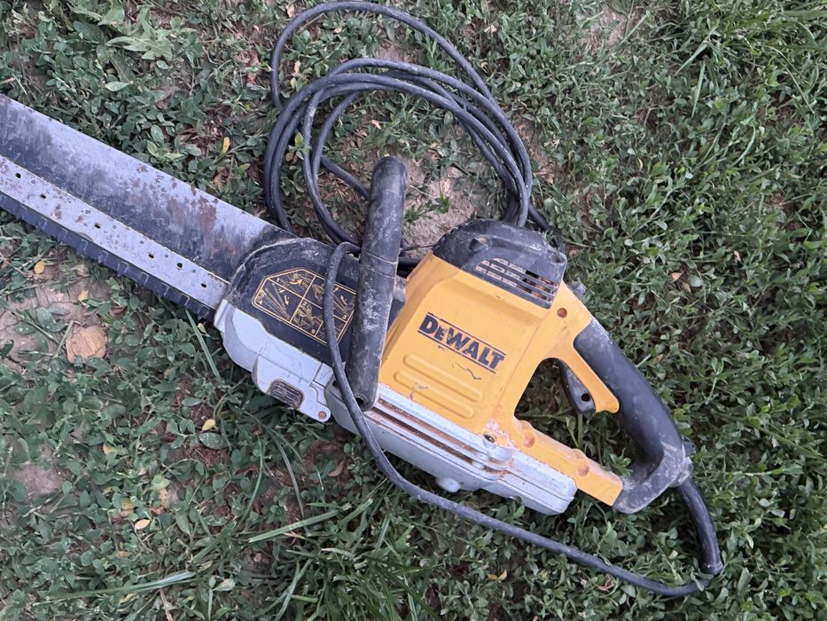 Fierăstrău electric DeWalt DWE398 Alligator 1700W