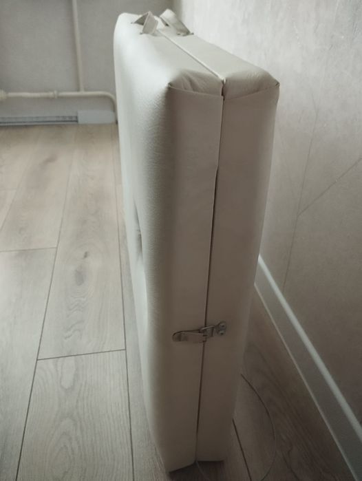 Продам кушетку для массажа и матрас