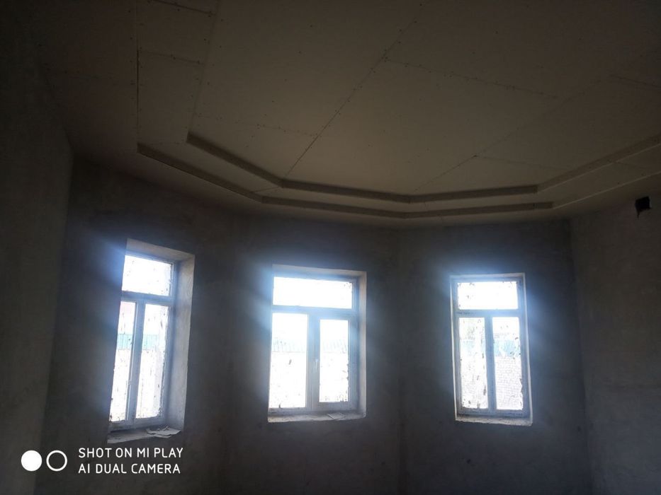 Дом с монсатом