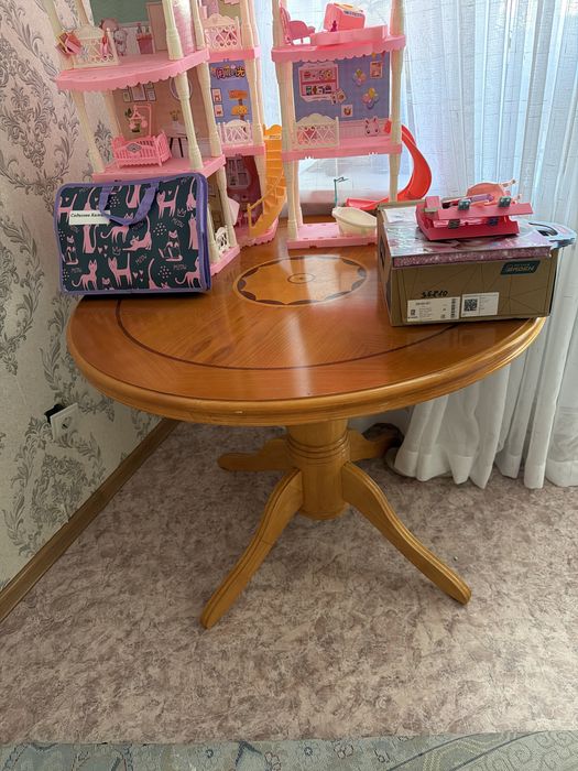 Продам круглый стол