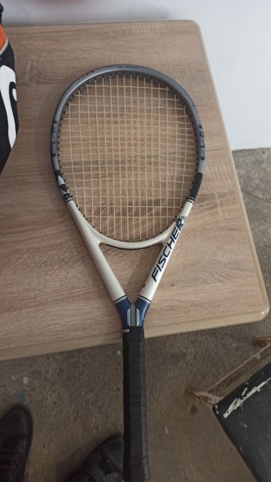 Vând racheta Fischer