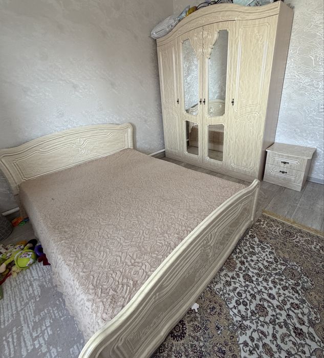 Продам спальный гарнитур в хорошем состоянии