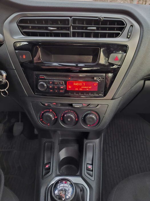 Peugeot 301, 1.6 бензин, 2013 година от СФА