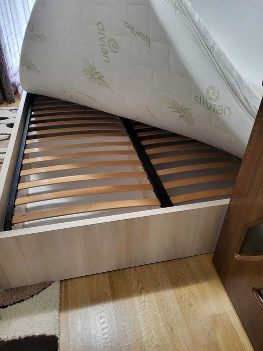 Vânzare 2  paturi 140cm si 160cm, cu saltea cu spuma de memorie