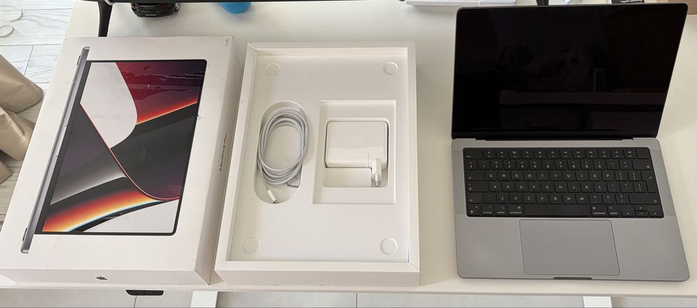 Macbook Pro 14 , M1 Pro, 32 RAM, 512 SSD ca nou